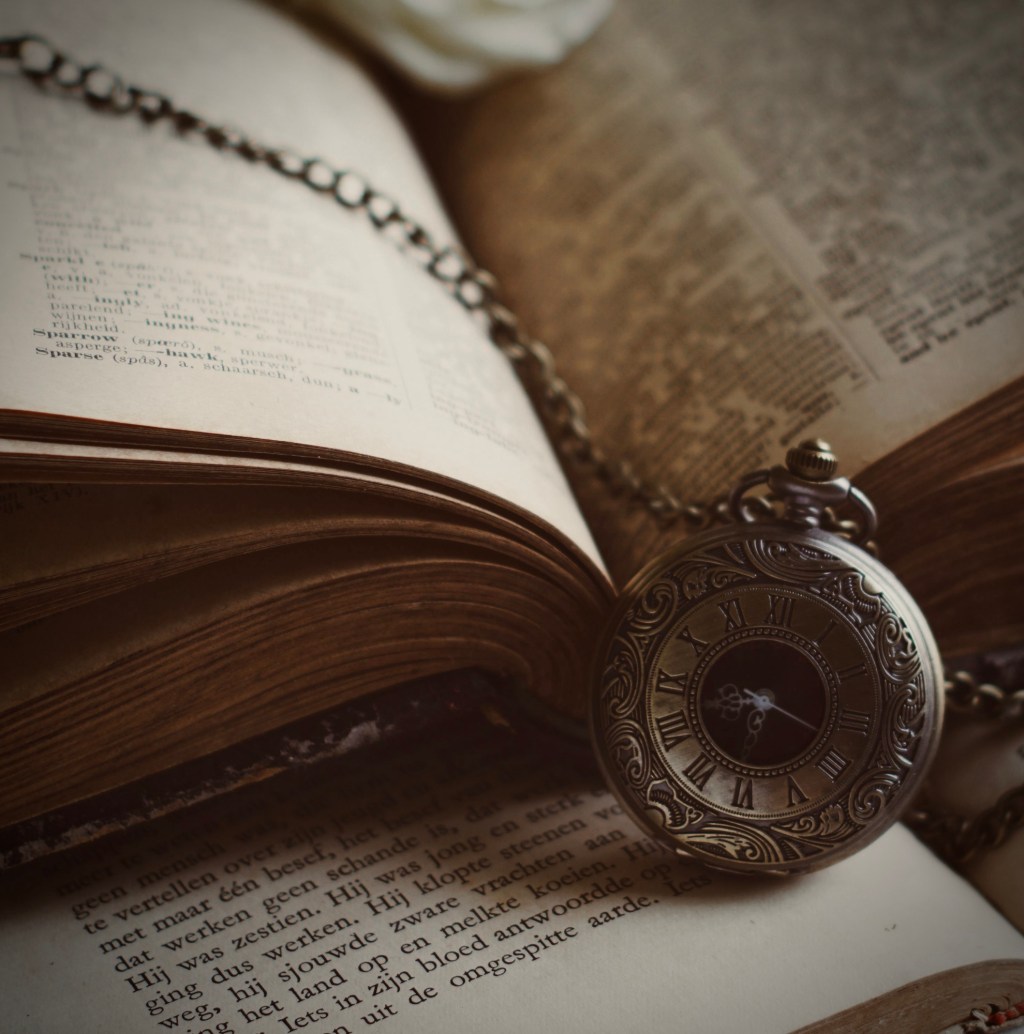 Dark Academia Wedding Inspiration for Couples Who Love Literature and&nbsp;Romance